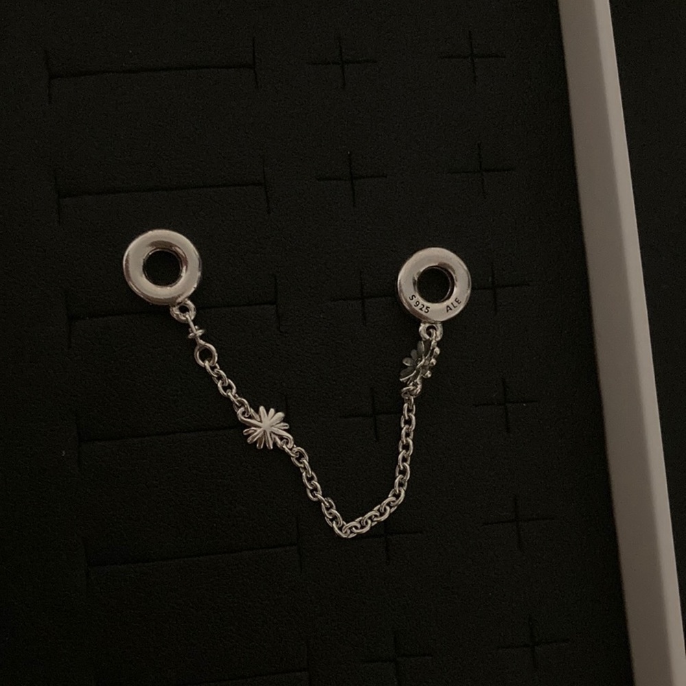 Daisy Safety Chain